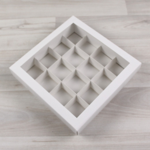 Коробка Паллена 16 белый с окном тиснение 