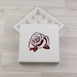 Коробка Элара 16 белый с рельефным тиснением 