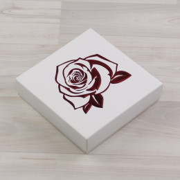 Коробка Элара 9 белый с рельефным тиснением 