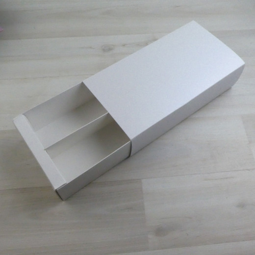 Коробка Эрида 4,7 190х110х55мм белый металлик шубер