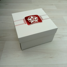 Коробка Атлас белая с тиснением 