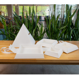 Коробка Пирамида белая